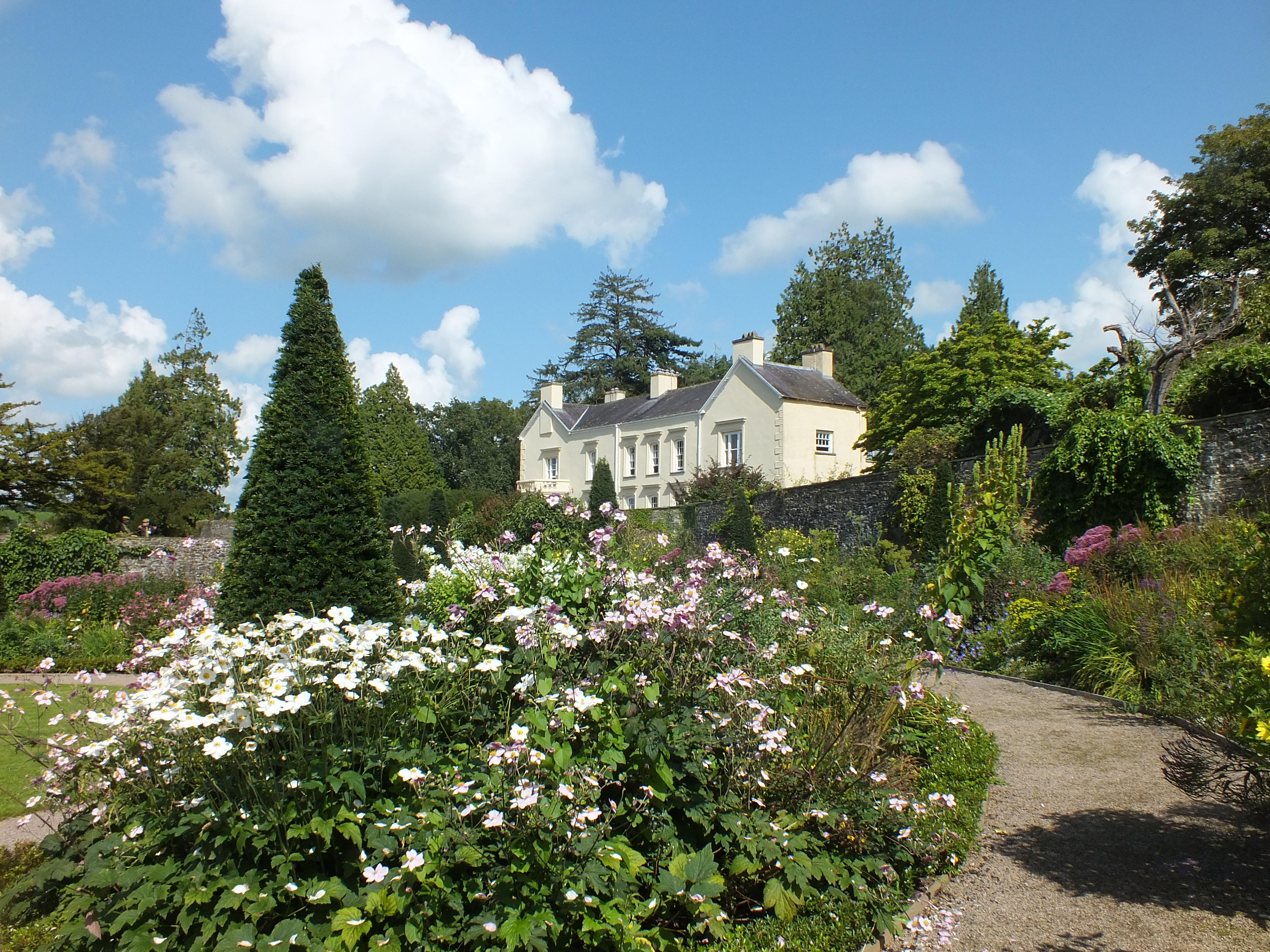 Aberglasney House & Gardens